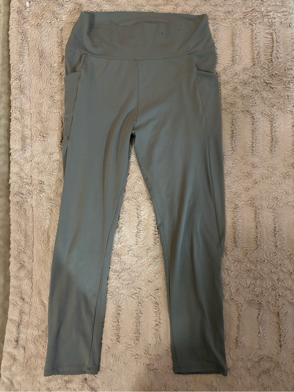 Simply Vera Vera Wang Taupe Activewear Leggings